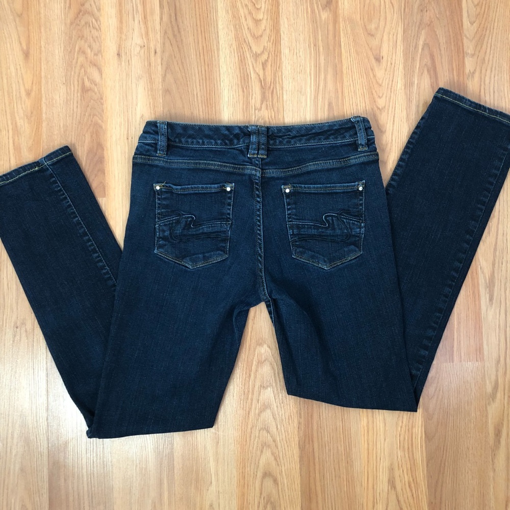 White House Black Market Black Slim Leg Jeans. - Picture 4 of 5